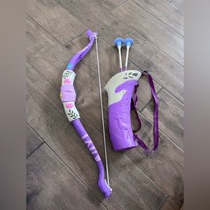 Disney- Girls Bow and Arrow